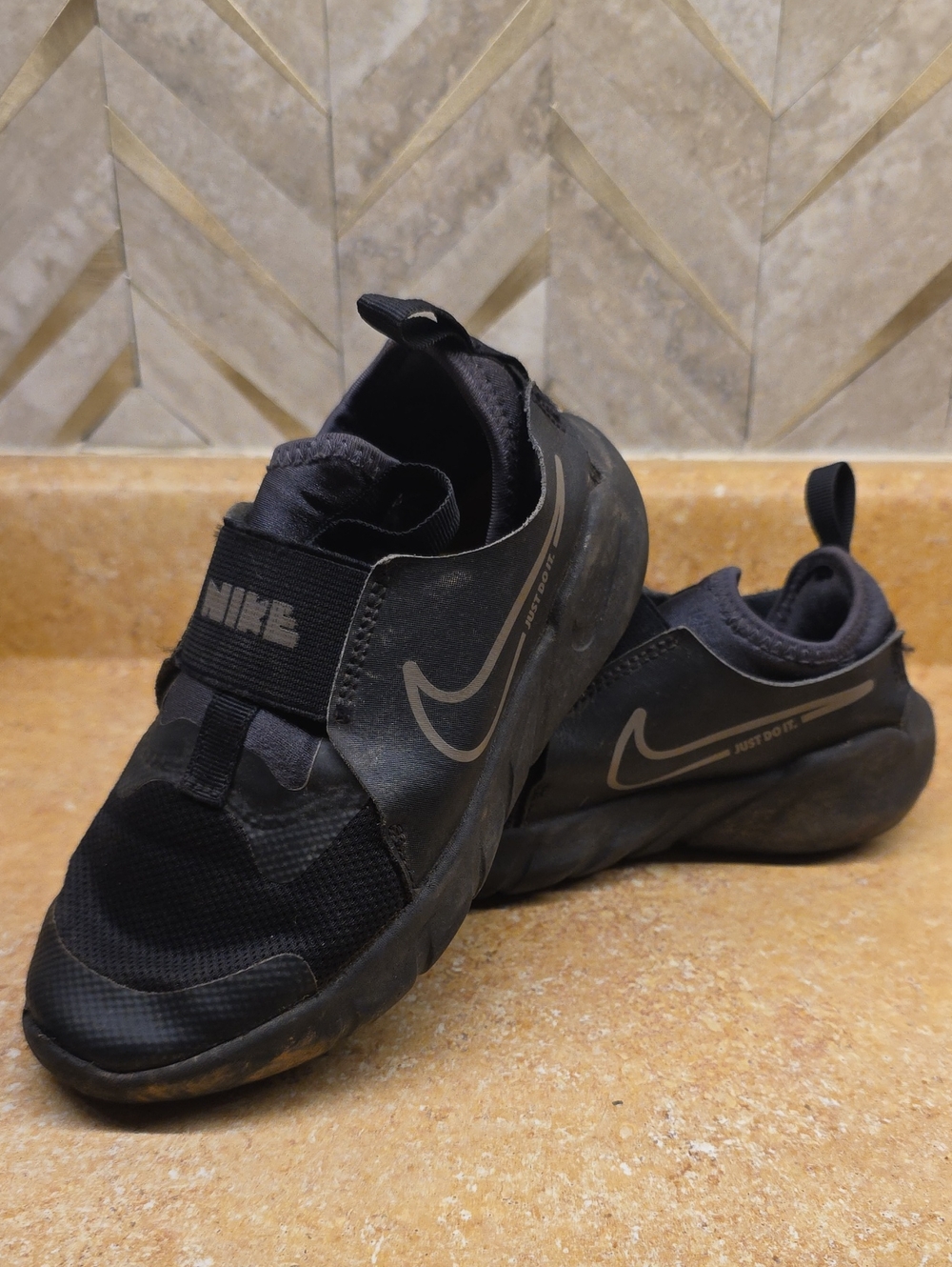 Nike 13C Kids Black Slip-On Athletic Sneakers with Reflective Swoosh